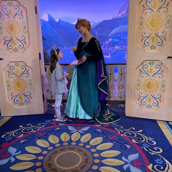 RamonaRosario is LIVE. THIS Listing will be shown during the LIVE - Picture 4 of 4